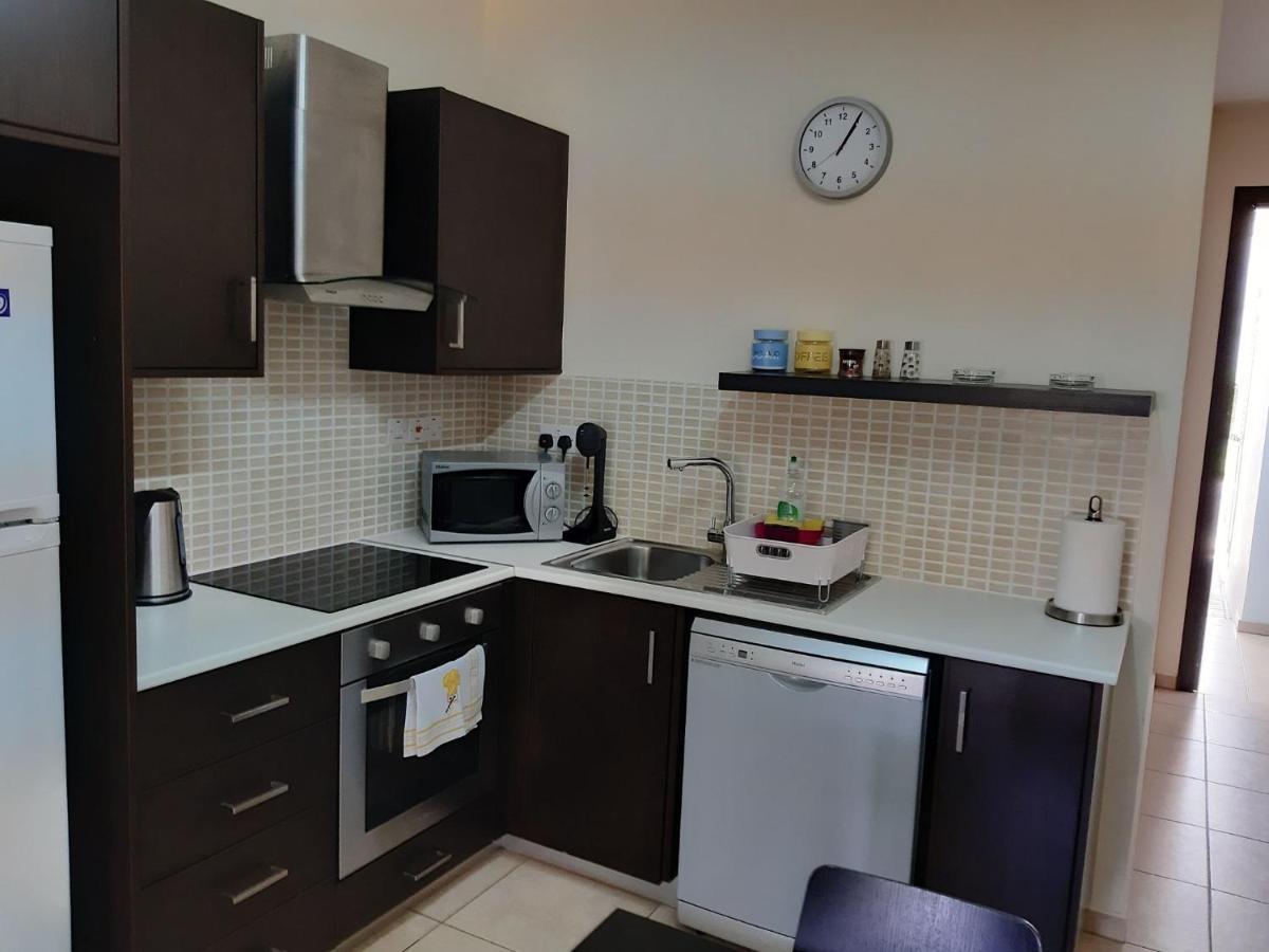 Mythical Sands Resort Ilona Apartment For Families โปรทาราส ภายนอก รูปภาพ
