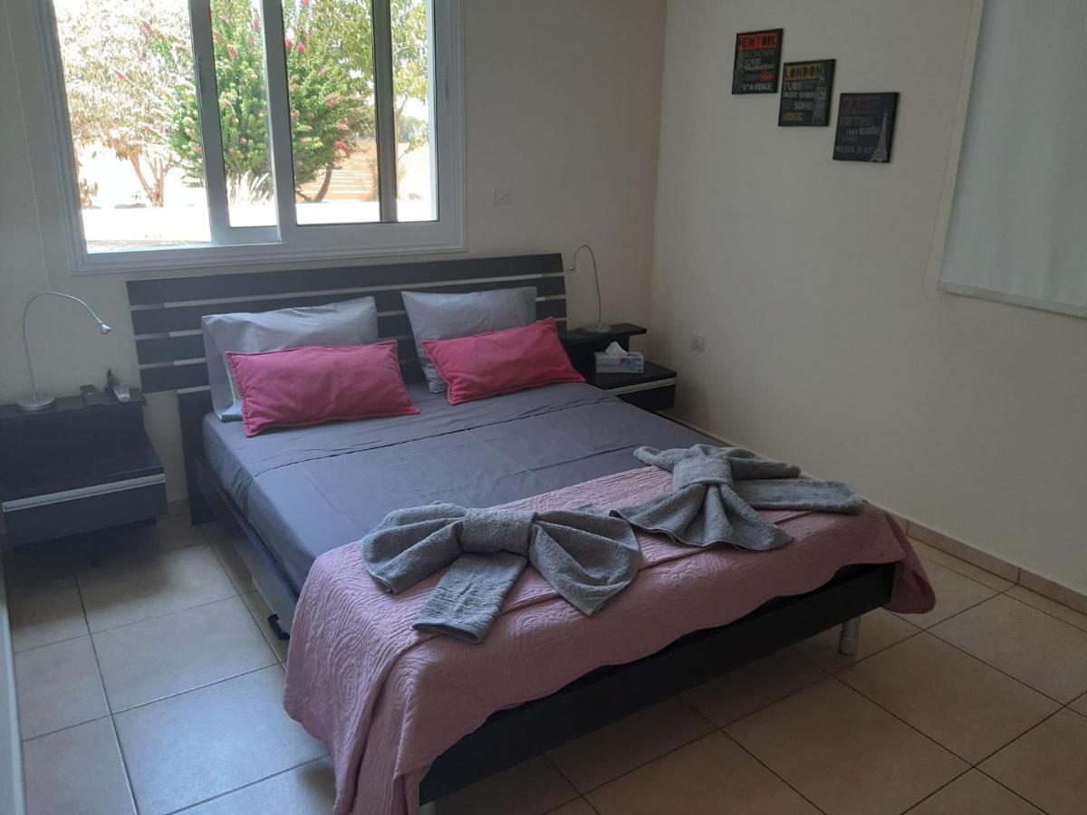 Mythical Sands Resort Ilona Apartment For Families โปรทาราส ภายนอก รูปภาพ