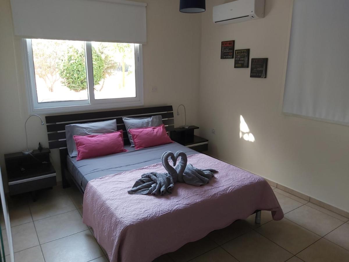 Mythical Sands Resort Ilona Apartment For Families โปรทาราส ภายนอก รูปภาพ