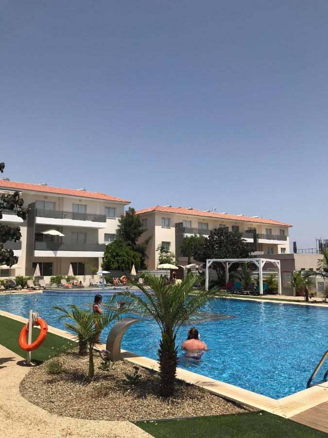 Mythical Sands Resort Ilona Apartment For Families โปรทาราส ภายนอก รูปภาพ