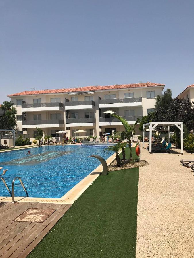 Mythical Sands Resort Ilona Apartment For Families โปรทาราส ภายนอก รูปภาพ