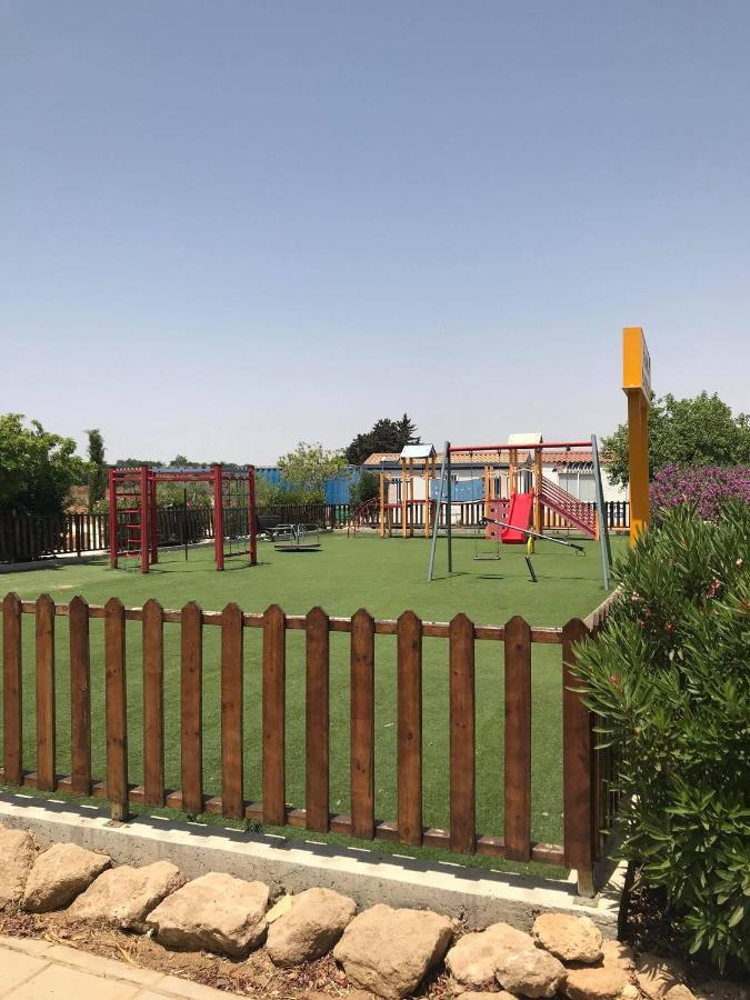 Mythical Sands Resort Ilona Apartment For Families โปรทาราส ภายนอก รูปภาพ