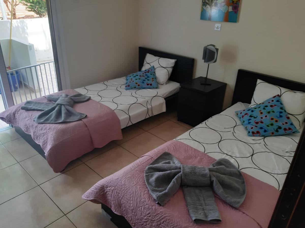 Mythical Sands Resort Ilona Apartment For Families โปรทาราส ภายนอก รูปภาพ