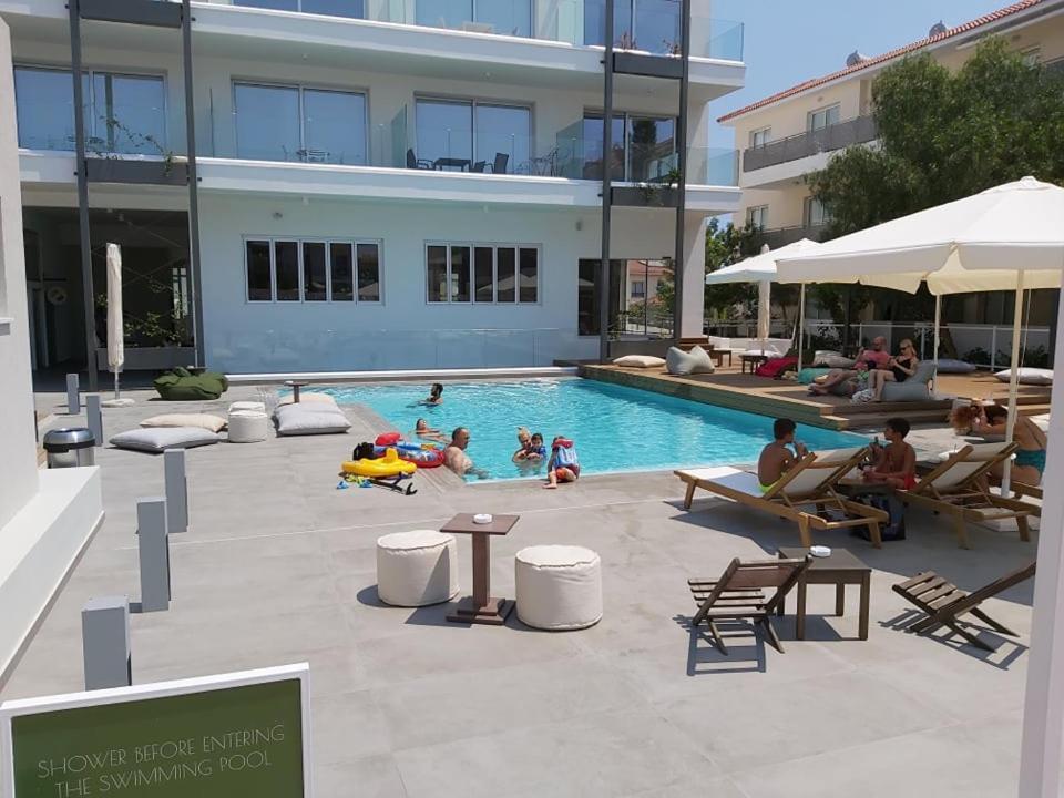 Mythical Sands Resort Ilona Apartment For Families โปรทาราส ภายนอก รูปภาพ