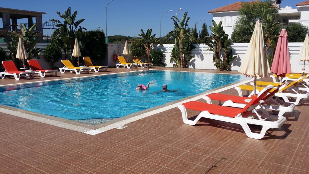 Mythical Sands Resort Ilona Apartment For Families โปรทาราส ภายนอก รูปภาพ