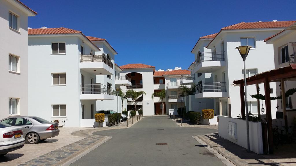 Mythical Sands Resort Ilona Apartment For Families โปรทาราส ภายนอก รูปภาพ